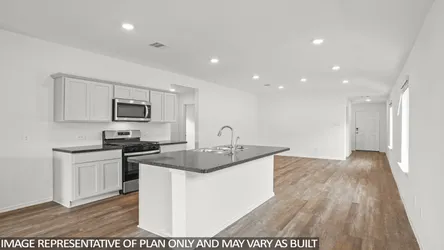builders/67b9f3b3-3891-4ae1-b7d6-60ce7840e673/communities/84a32d0a-f263-4ada-9416-0f1687cc3e6e/homes/2832e049-0c8b-4c8f-8df2-3272397ba101/a67b1724-bfca-441f-b830-877ba0856074-6030_Diamond_Vista_Ct_8.jpg