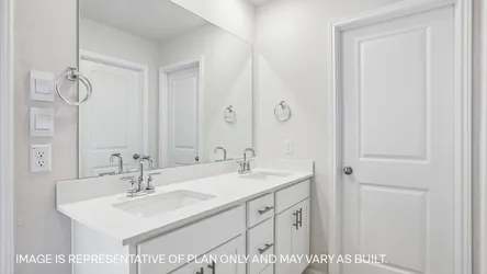 builders/67b9f3b3-3891-4ae1-b7d6-60ce7840e673/communities/96f849f3-42ca-4293-a29a-f7b162dc4b7c/homes/34bfdac9-b0f8-4369-97c6-6fc42c8e478f/57f23986-33a5-41df-92d6-b82cc07d140e-31_125_Southridge_Trail_X40E_Elgin_H_Bath_1.jpg