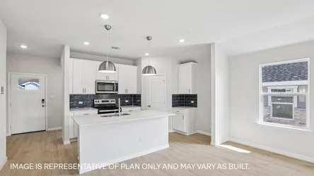 builders/67b9f3b3-3891-4ae1-b7d6-60ce7840e673/communities/96f849f3-42ca-4293-a29a-f7b162dc4b7c/homes/34bfdac9-b0f8-4369-97c6-6fc42c8e478f/fbb65159-e50c-4e7e-8e5e-884d57a068fd-14_125_Southridge_Trail_X40E_Elgin_H_Kitchen.jpg