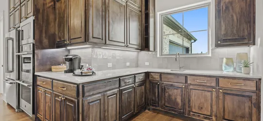 builders/ff6be383-025a-4519-bd34-77f0eda819d3/communities/none/homes/b7c57cff-5ba1-416c-8fd3-dc7202d7b37e/e4a03b65-c485-4d74-9f8c-f4482d957c21-324_chapel_view_court_heath_tx_75032_28.jpg